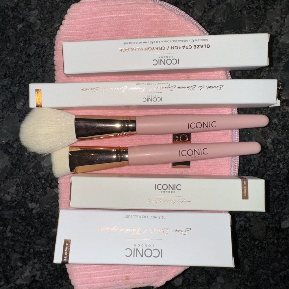 ICONIC London Blush Pink Brush Duo